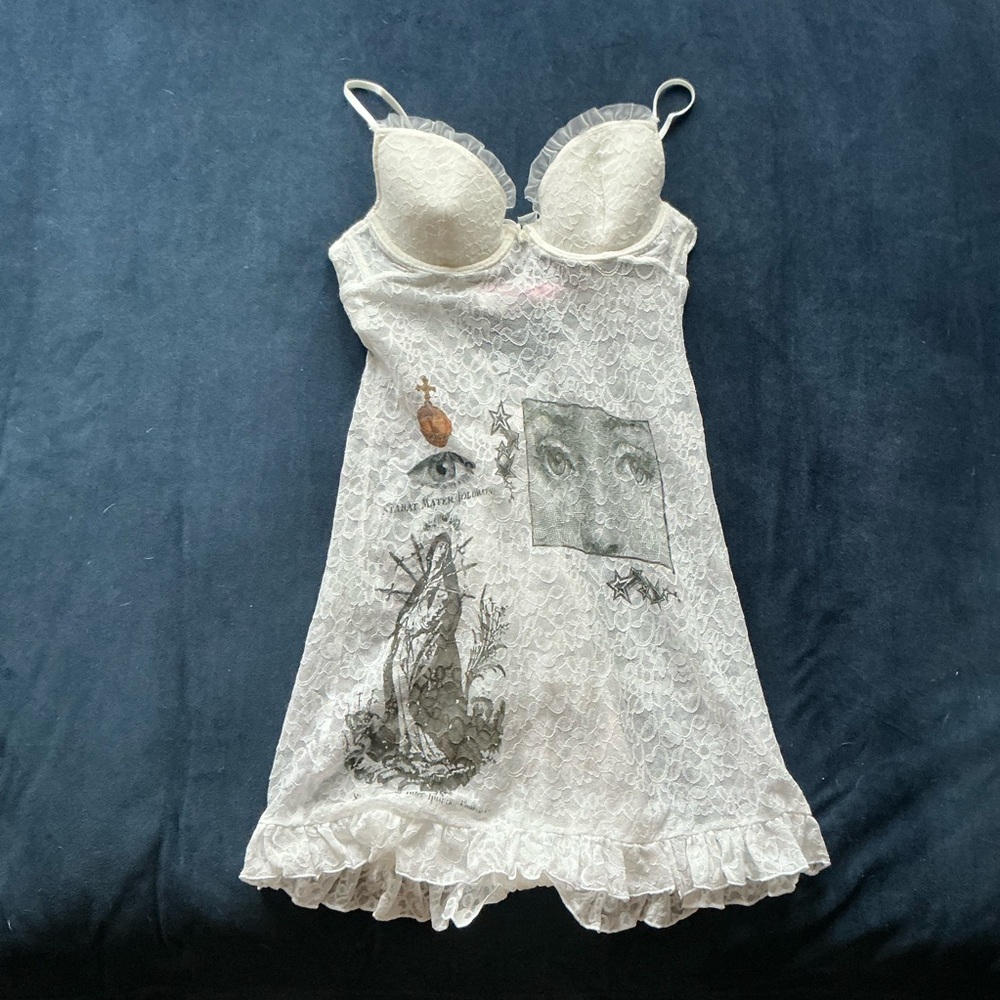 Victoria's Secret White‎ Lace Chemise